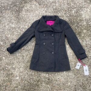 Sugarfly Wool Peacoat – Small (NWT)
This coat is BRAND NEW and perfect for fall